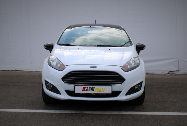 Ford Fiesta 2017 года с пробегом 130 302 км, фото 2