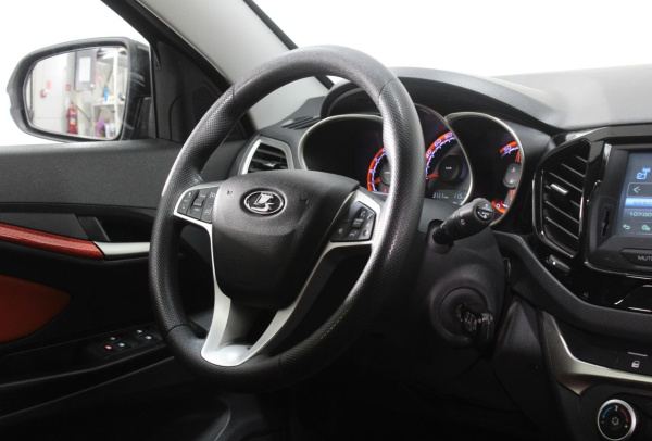 LADA Vesta SW Cross 2019 года с пробегом 55 574 км, фото 11
