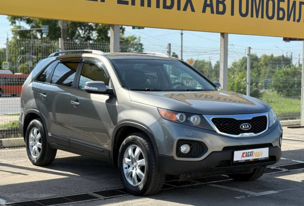 Kia Sorento 2012 года с пробегом 216 696 км, фото 3