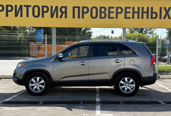 Kia Sorento 2012 года с пробегом 216 696 км, фото 5