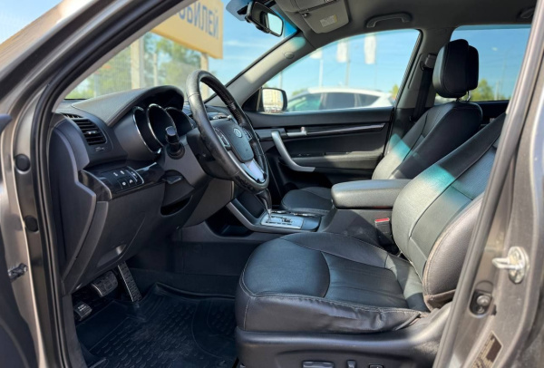 Kia Sorento 2012 года с пробегом 216 696 км, фото 15