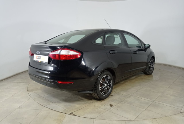 Ford Fiesta 2015 года с пробегом 131 500 км, фото 5