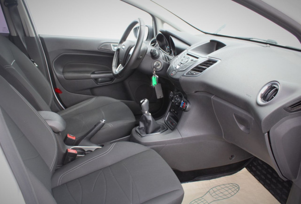 Ford Fiesta 2017 года с пробегом 130 302 км, фото 12