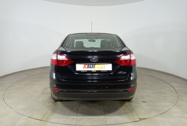 Ford Fiesta 2015 года с пробегом 131 500 км, фото 6